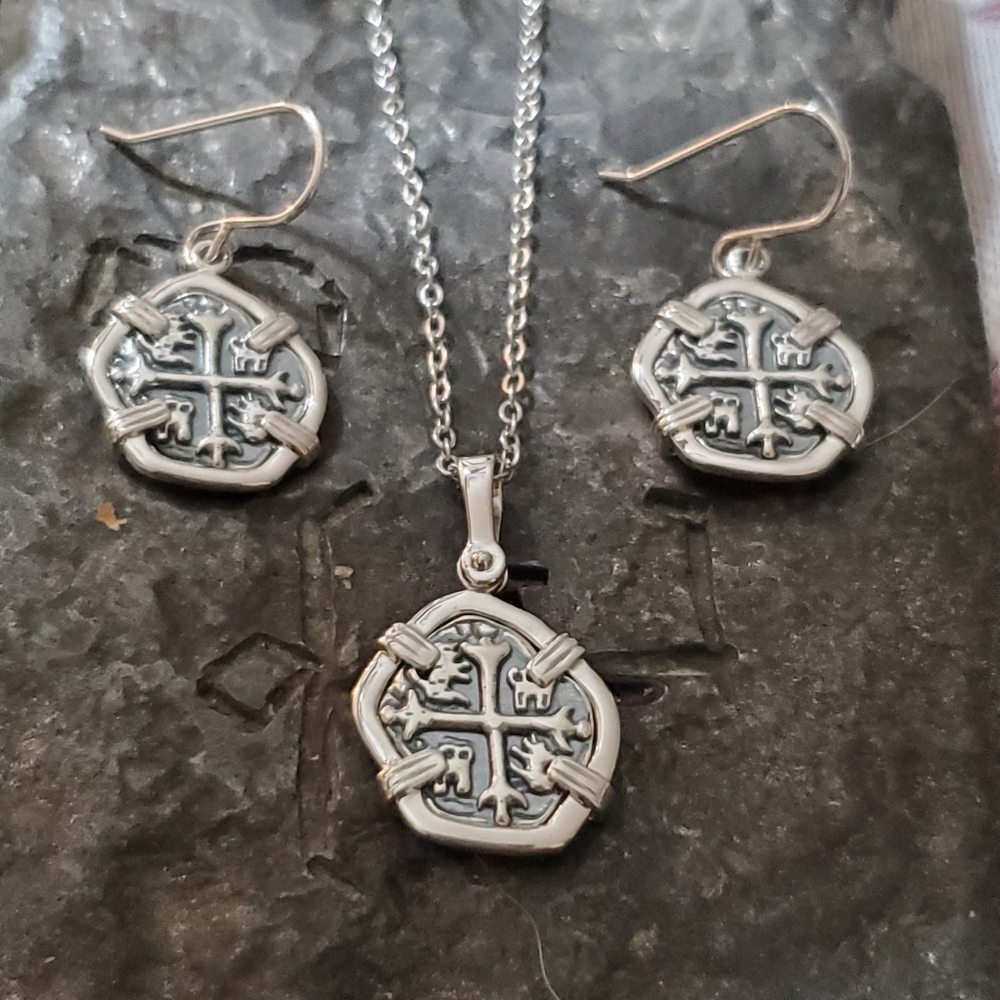 Atocha pendant and earrings